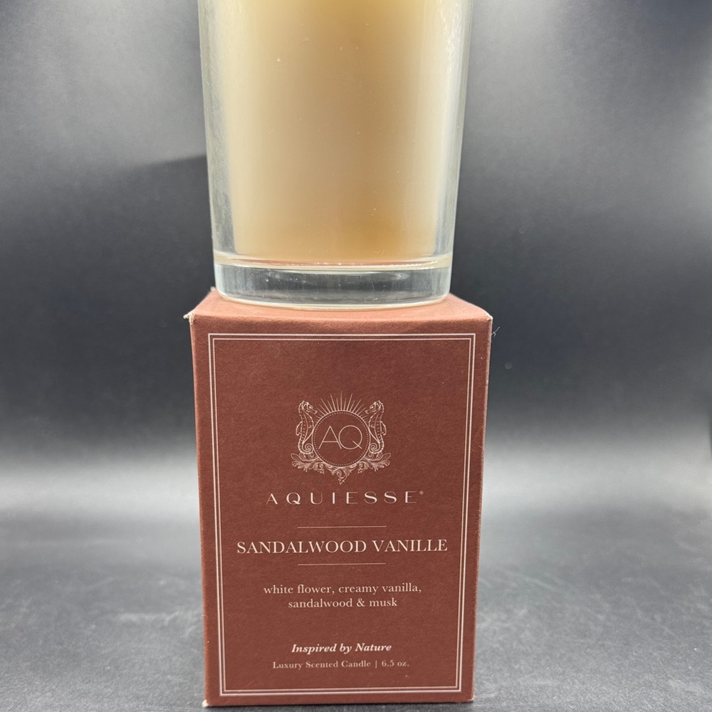 Aquisse sandalwood vanilla candle 6.5 oz